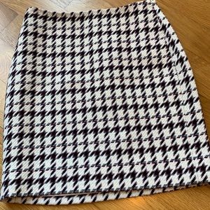 White House Black Market houndstooth skirt